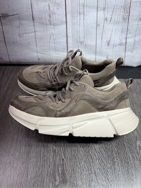 UGG Calle lace platform Taupe Low-Top Sneakers